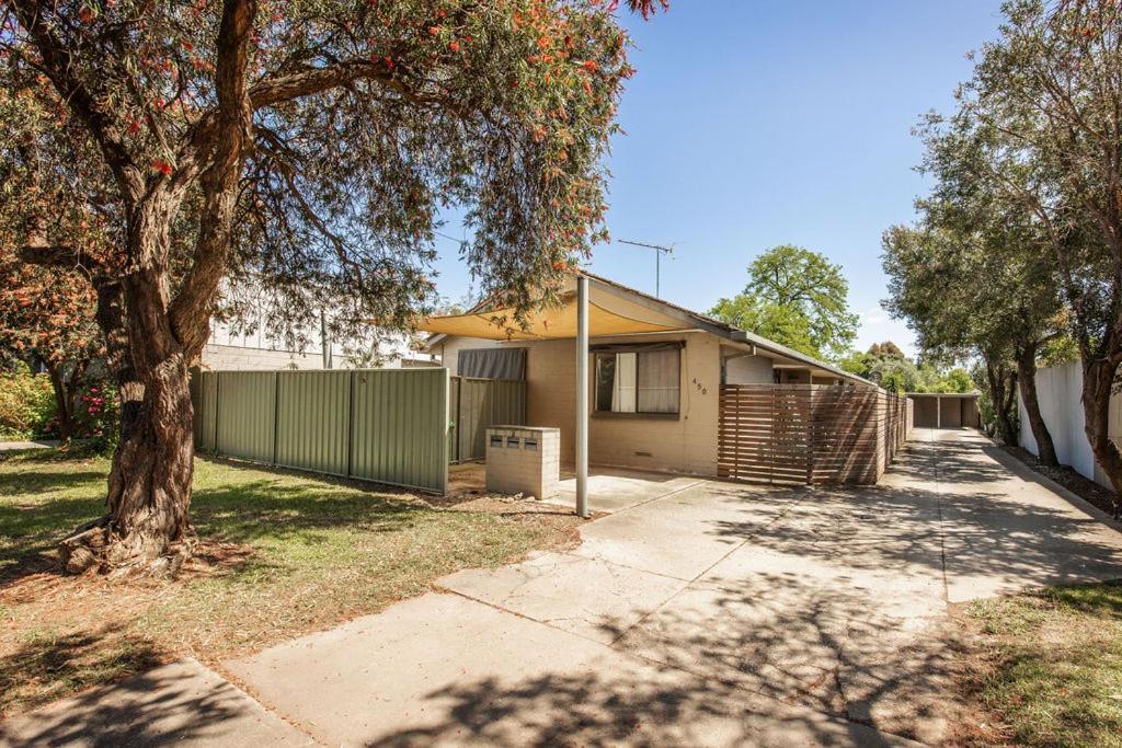 Cosy And Quiet Down South Apartment Albury Exterior photo